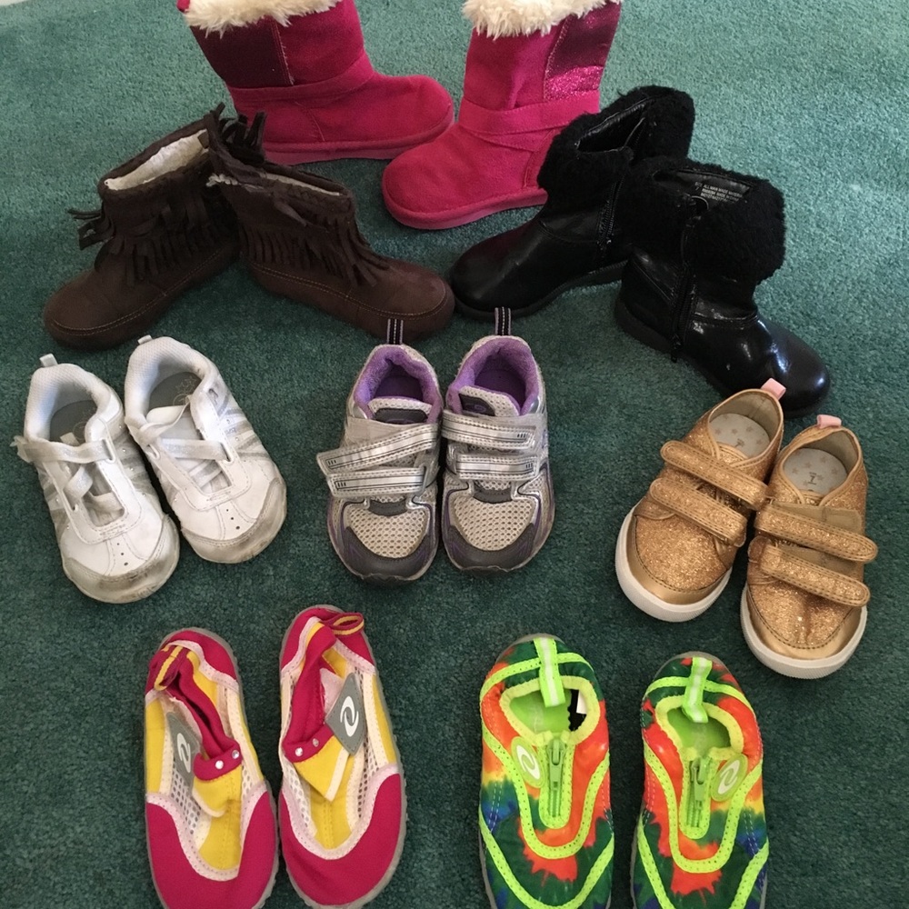Size 7 Girl’s Lot of Shoes 👧🏼👑!! (7 pairs)